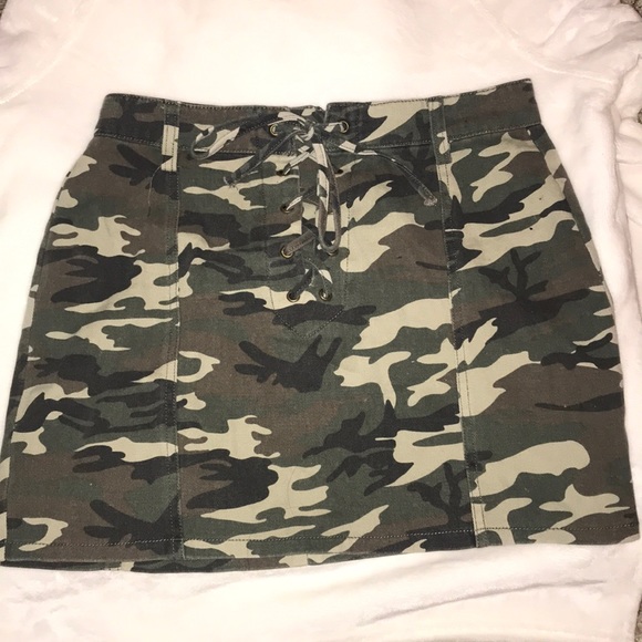 Forever 21 Dresses & Skirts - Army Green camo skirt
